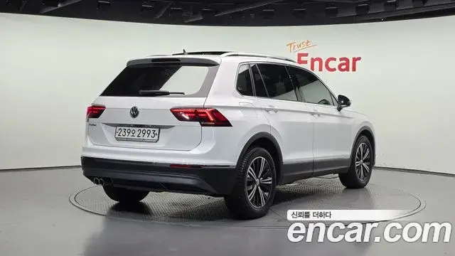 Volkswagen Tiguan 2020 — Фото 2/20