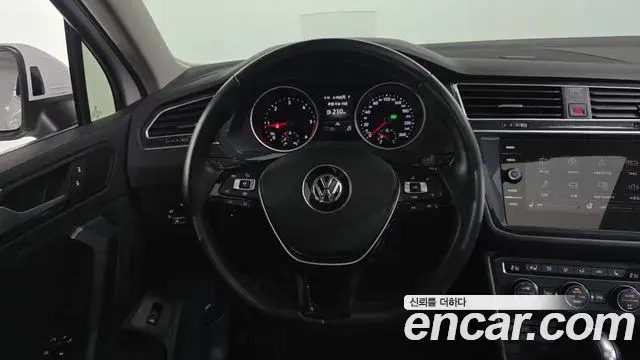 Volkswagen Tiguan 2020 — Фото 13/20