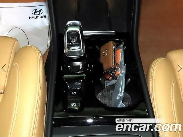 Volvo XC40 2020 — ფოტო 9/20