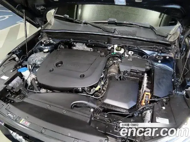 Volvo XC40 2020 — ფოტო 8/20