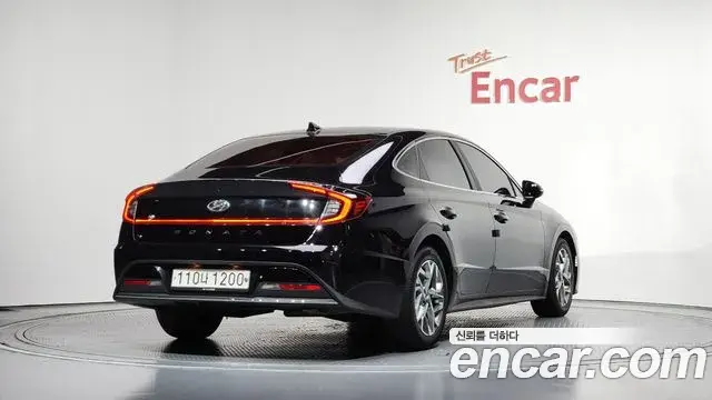 Hyundai Sonata Hybrid 2019 — Photo 23/32