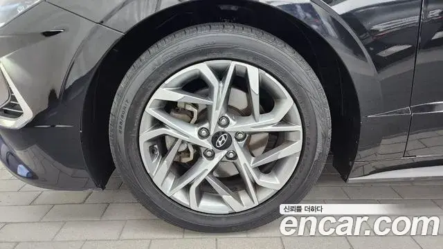 Hyundai Sonata Hybrid 2019 — Photo 20/32