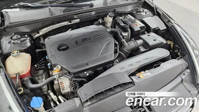 Hyundai Sonata Hybrid 2019 — Photo 15/32