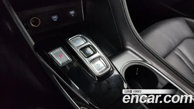 Hyundai Sonata Hybrid 2019 — Photo 3/32