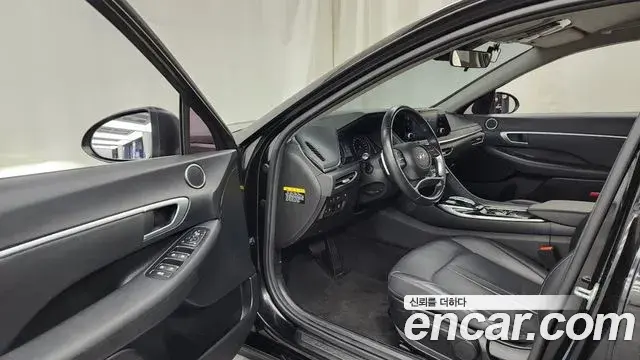 Hyundai Sonata Hybrid 2019 — Photo 13/32