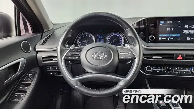 Hyundai Sonata Hybrid 2019 — Photo 18/32