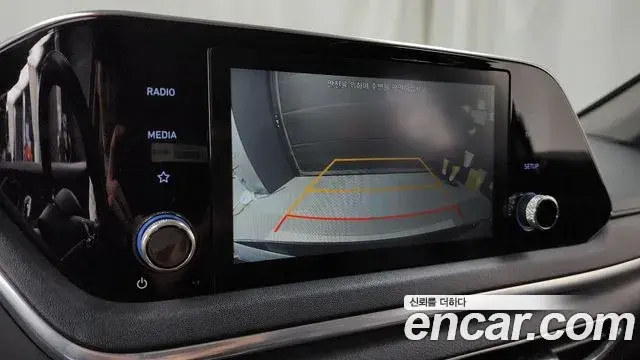 Hyundai Sonata Hybrid 2019 — Photo 12/32