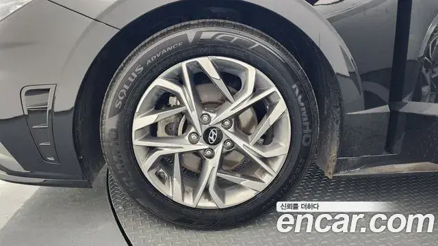 Hyundai Sonata Hybrid 2022 — Şəkil 32/34