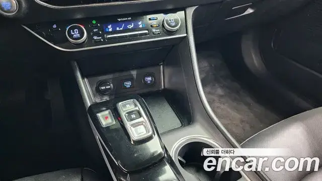 Hyundai Sonata Hybrid 2022 — Şəkil 22/34