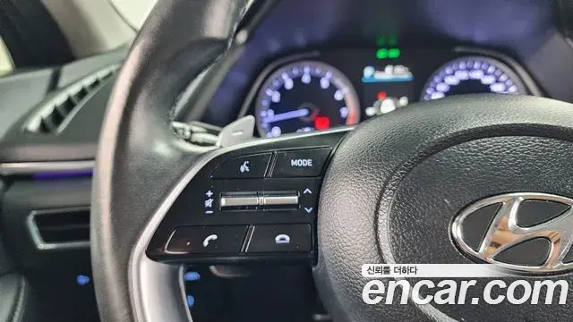 Hyundai Sonata Hybrid 2022 — Şəkil 28/34