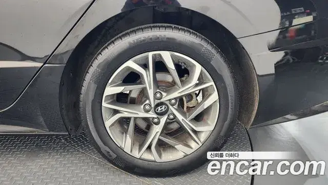 Hyundai Sonata Hybrid 2022 — Şəkil 33/34