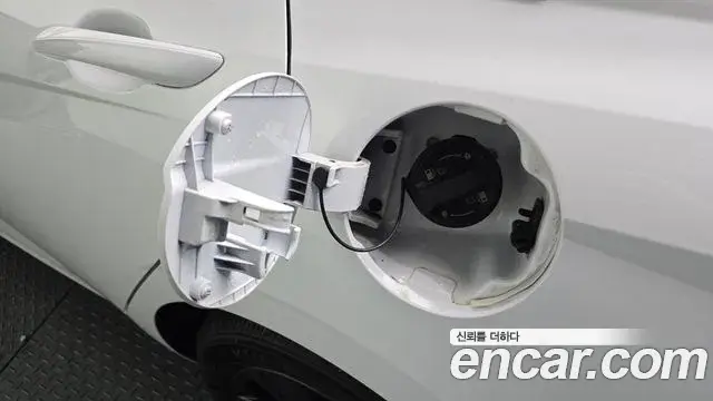 Hyundai The New Avante Hybrid 2022 — Şəkil 8/30