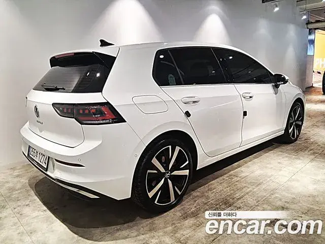 Volkswagen Golf 2025 — ფოტო 1/13