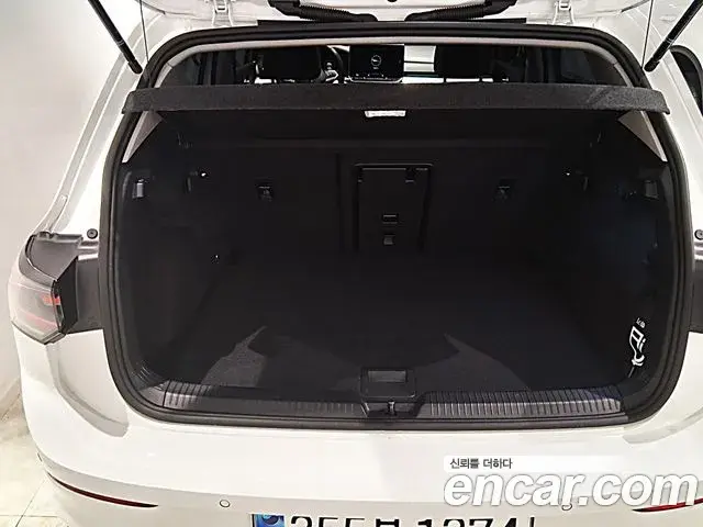Volkswagen Golf 2025 — ფოტო 2/13