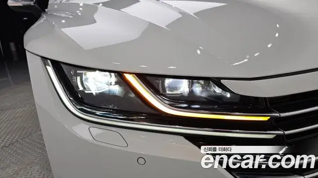 Volkswagen Arteon 2019 — Şəkil 8/20