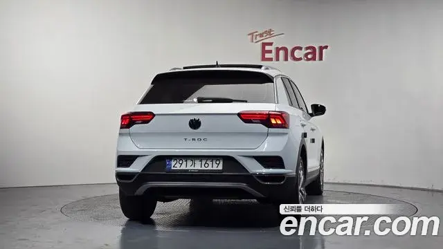 Volkswagen T-Roc 2021 — Şəkil 1/20