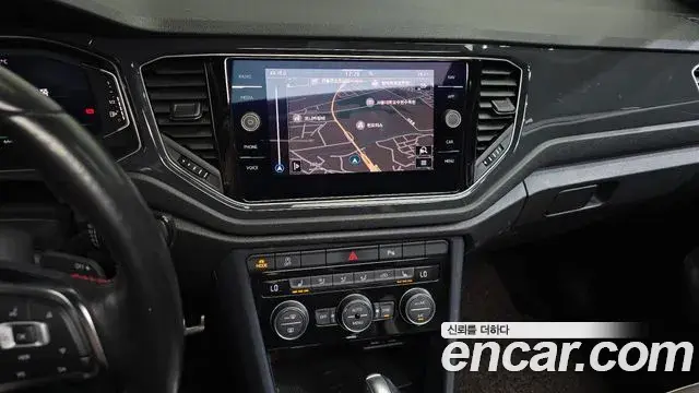 Volkswagen T-Roc 2021 — Şəkil 18/20