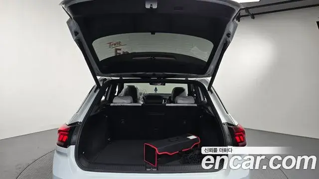 Volkswagen T-Roc 2021 — Şəkil 13/20