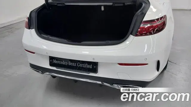 Mercedes-Benz E-Class 2022 — Фото 11/17