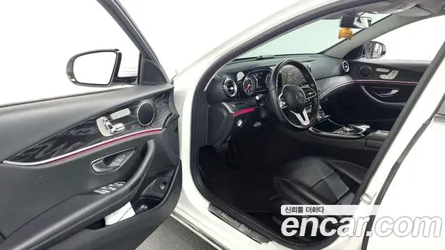 Mercedes-Benz E-Class 2019 — Фото 10/20