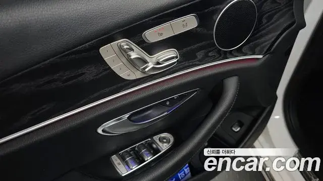 Mercedes-Benz E-Class 2019 — Фото 19/20