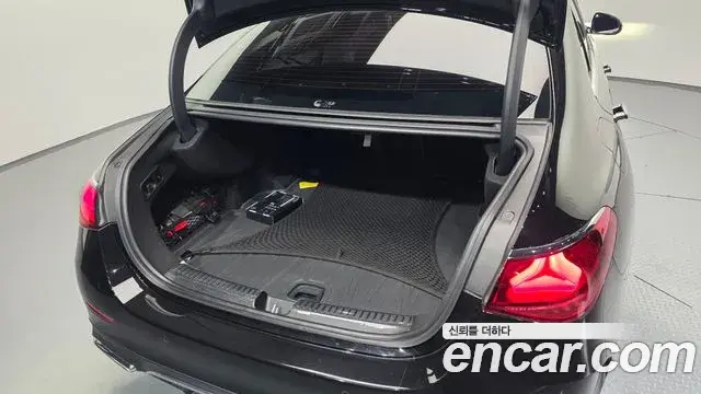 Mercedes-Benz E-Class 2024 — Şəkil 17/32