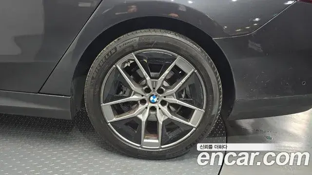 BMW 5 Series 2025 — Şəkil 31/34