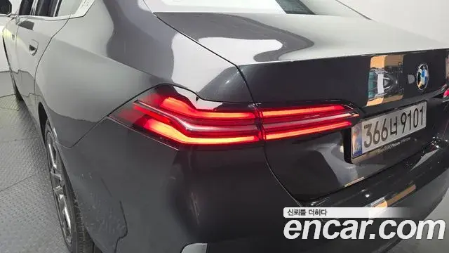 BMW 5 Series 2025 — Şəkil 12/34