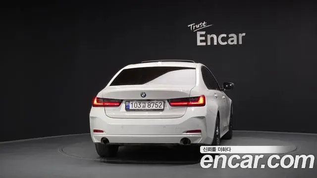 BMW 3 Series 2024 — Photo 25/34