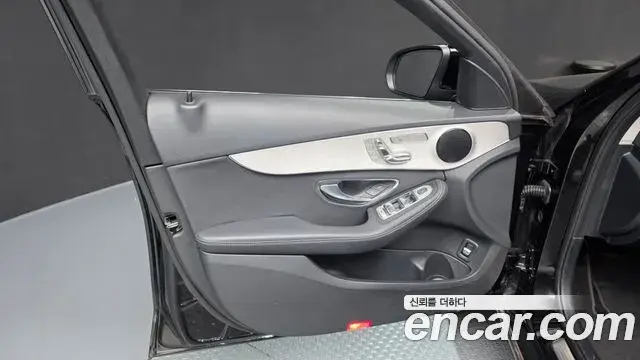 Mercedes-Benz C-Class 2020 — Photo 31/35