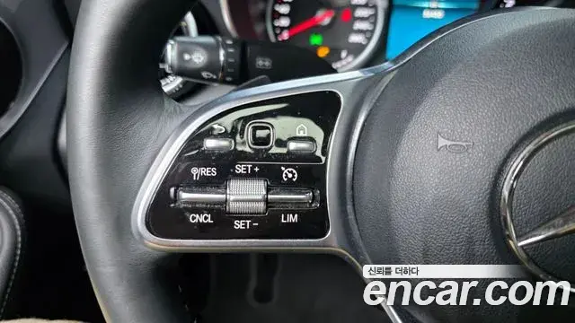 Mercedes-Benz C-Class 2020 — Photo 18/35