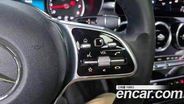 Mercedes-Benz C-Class 2020 — Photo 5/35