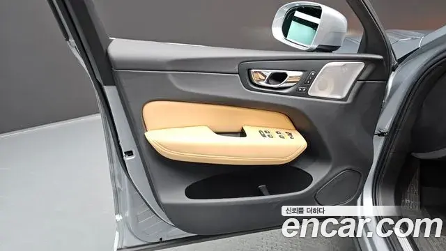 Volvo XC60 2019 — Şəkil 30/30
