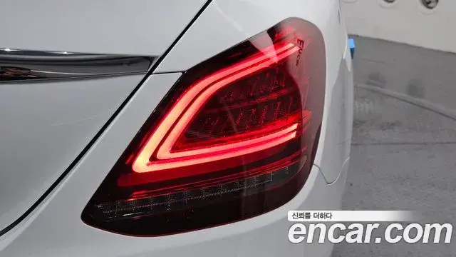 Mercedes-Benz C-Class 2020 — ფოტო 4/30