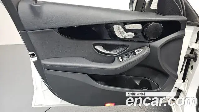 Mercedes-Benz C-Class 2020 — ფოტო 12/30