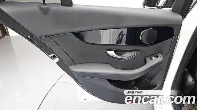 Mercedes-Benz C-Class 2020 — ფოტო 11/30