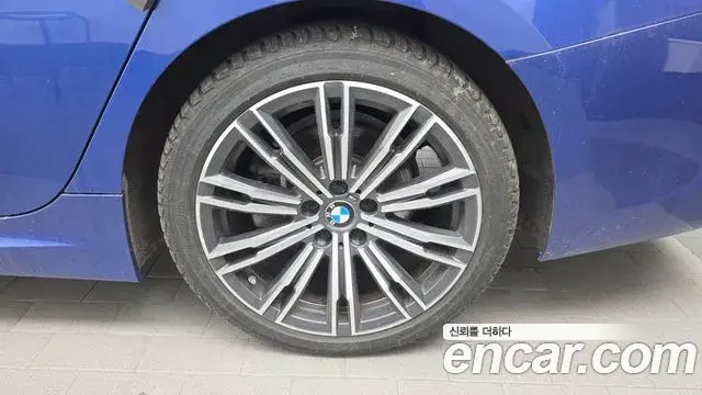 BMW 3 Series 2020 — ფოტო 28/31