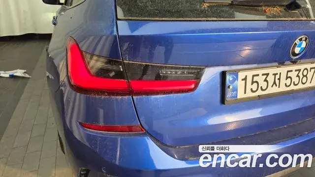 BMW 3 Series 2020 — ფოტო 13/31