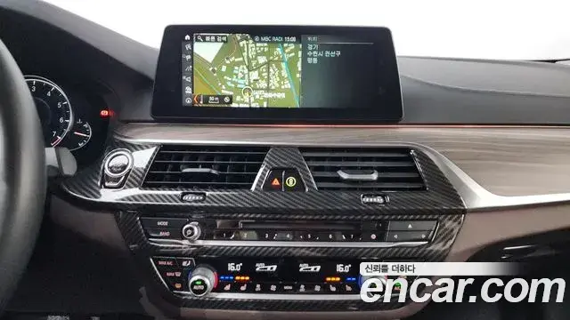 BMW 5 Series 2018 — Фото 11/20