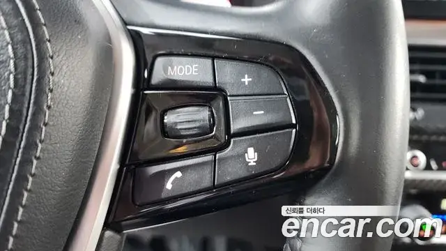 BMW 5 Series 2018 — Фото 14/20