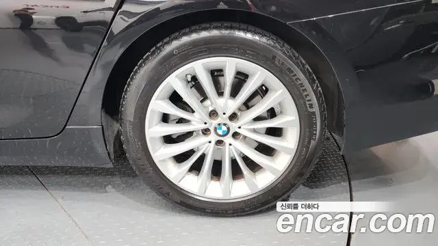 BMW 5 Series 2018 — ფოტო 5/35