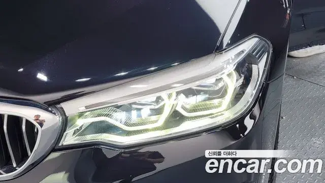 BMW 5 Series 2018 — ფოტო 6/35