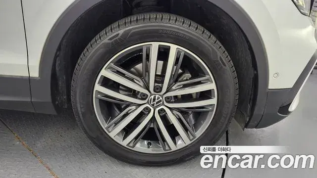 Volkswagen Tiguan Allspace 2022 — Photo 13/30