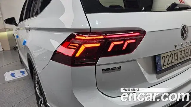 Volkswagen Tiguan Allspace 2022 — Photo 1/30