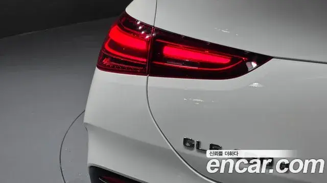 Mercedes-Benz GLE-Class 2023 — Şəkil 28/35