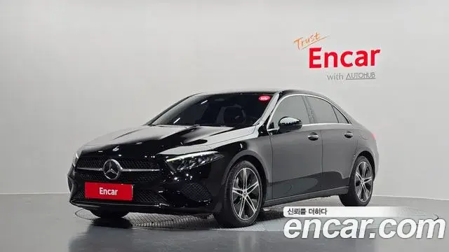 Mercedes-Benz A-Class 2024 — Фото 1/20