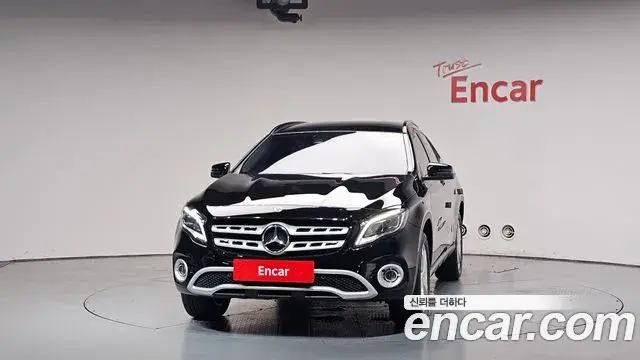 Mercedes-Benz GLA-Class 2018 — Photo 3/36
