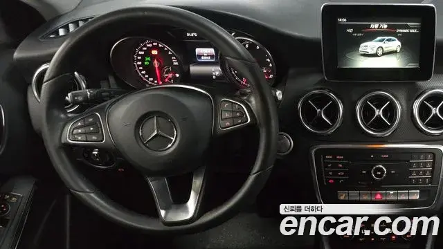 Mercedes-Benz GLA-Class 2018 — Photo 6/36