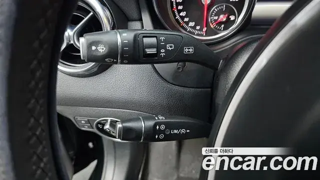 Mercedes-Benz GLA-Class 2018 — Photo 1/36