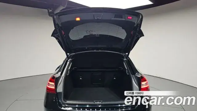 Mercedes-Benz GLA-Class 2018 — Photo 16/36